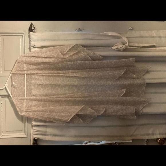Lauren Conrad Pink and Cream Floral Kimono M-XL - Picture 1 of 7